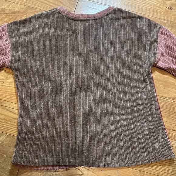 Hayden Textured Chenille Color Block Long Sleeve Top - Picture 4 of 6